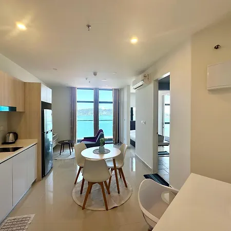 The Shore Kota Kinabalu City Centre By Lw Suites Room photo