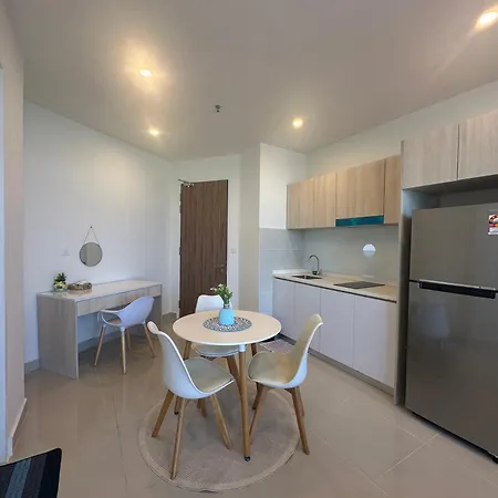 The Shore Kota Kinabalu City Centre By Lw Suites Room photo